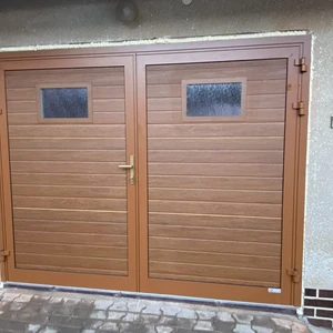 křídlová vrata zlatý dub