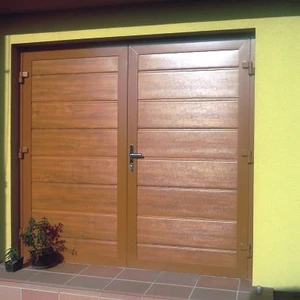 křídlová vrata zlatý dub