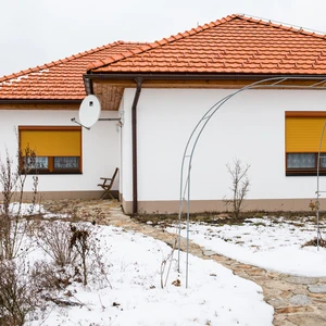 Předokenní rolety40