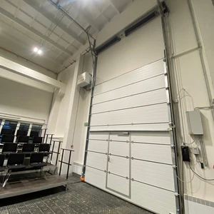 Sekční průmyslová vrata 52