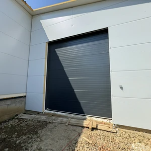 Sekční průmyslová vrata 56