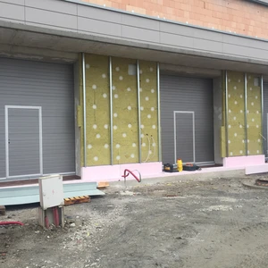 Sekční průmyslová vrata 61